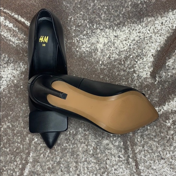 H&M || Black Heels - Picture 2 of 3